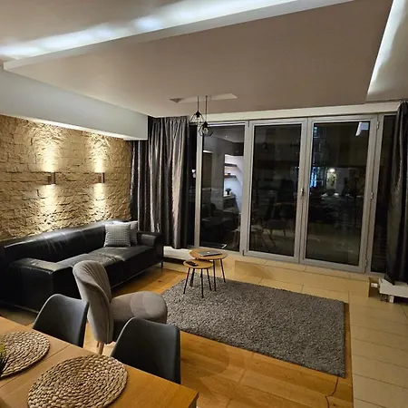 Zeta Park Deluxe Z Tarasem Apartman
